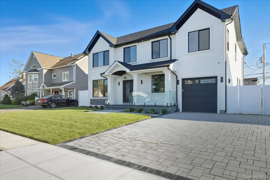 20 Baker Lane, Levittown, NY 11756 - Image #2