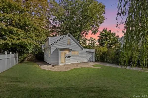 136 N Delaware Avenue, Lindenhurst, NY 11757