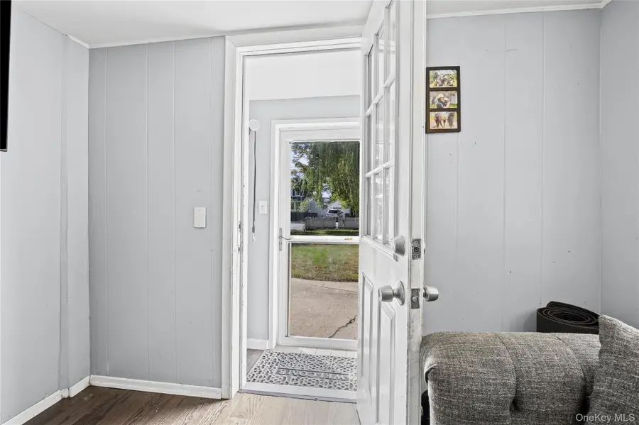 136 N Delaware Avenue, Lindenhurst, NY 11757 - Image #3