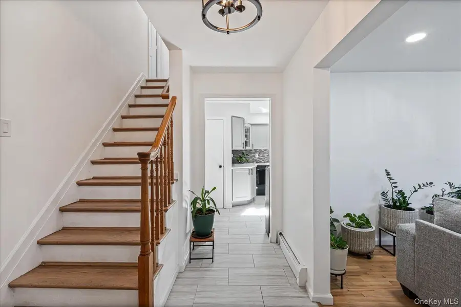 95 Colonial Drive, Massapequa, NY 11758 - Image #3