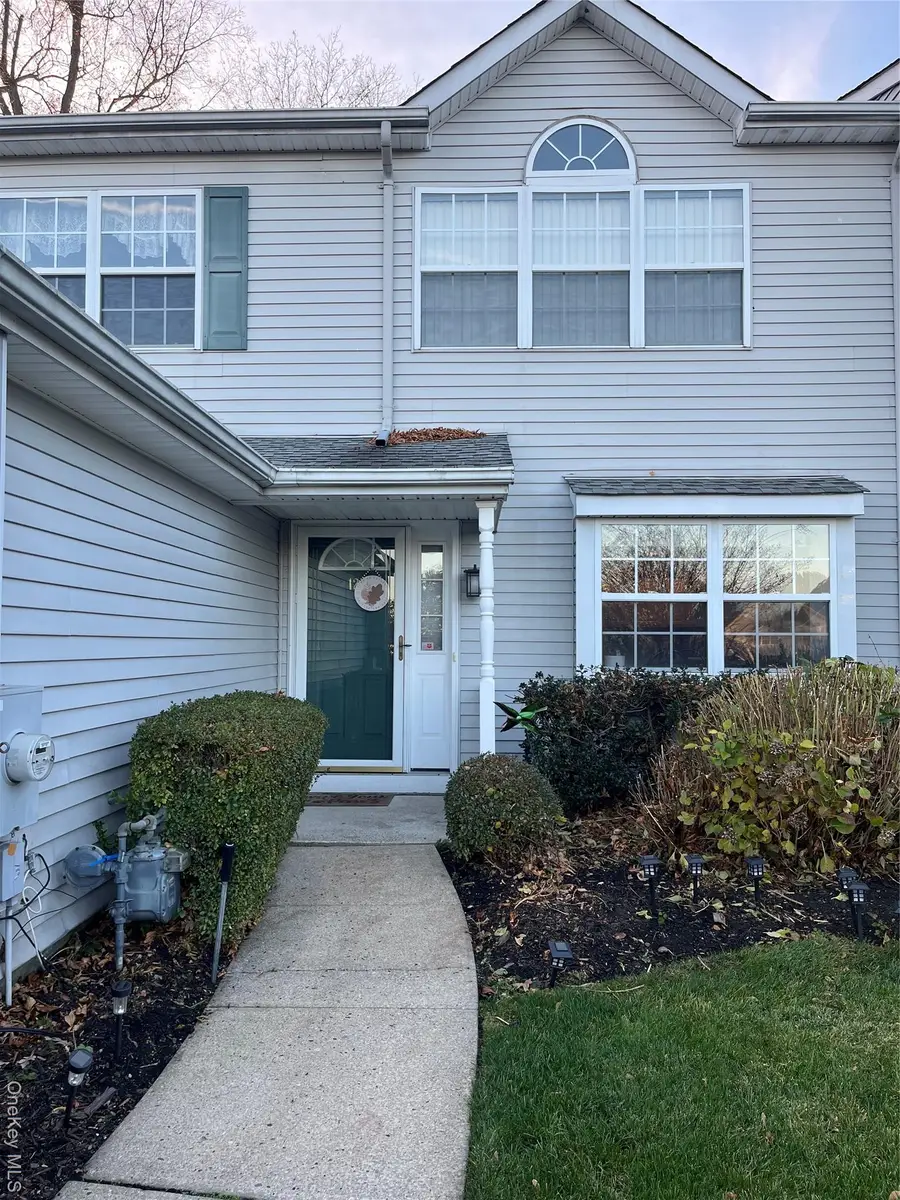 12 Horizon Court, Huntington, NY 11743 - Image #2