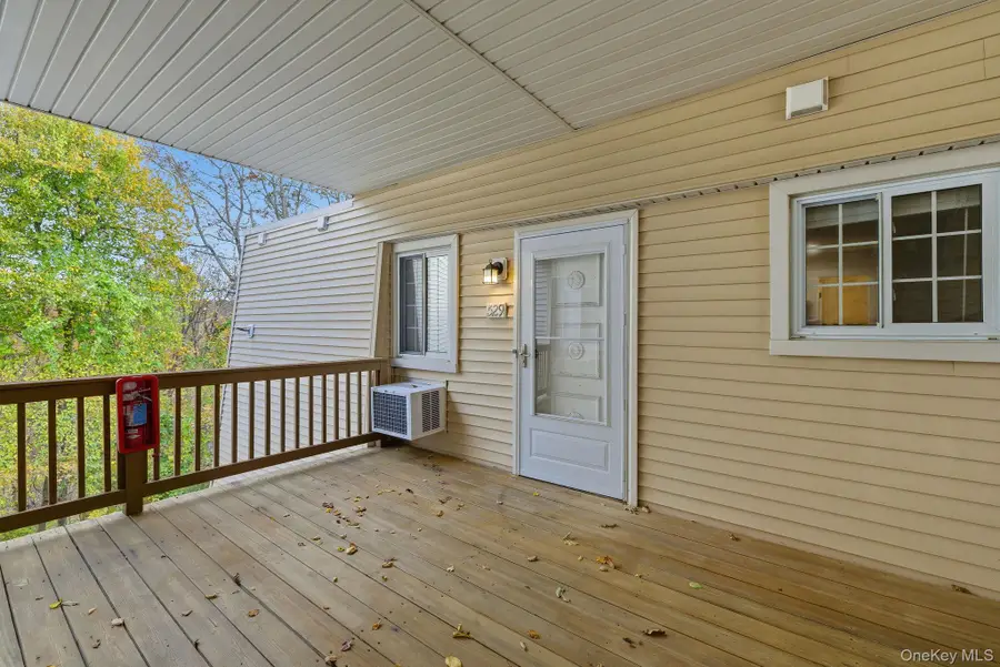 529 Fox Run Lane, Carmel, NY 10512 - Image #2