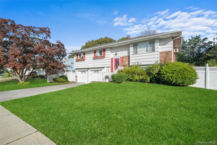 31 Sunburst Drive, Deer Park, NY 11729 - Image #2