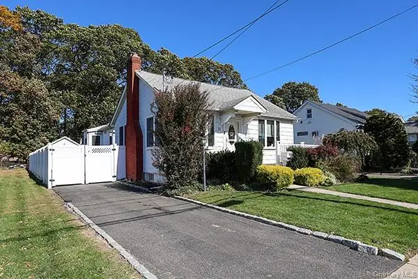 22 Davenport Place, Bellmore, NY 11710 - Image #2