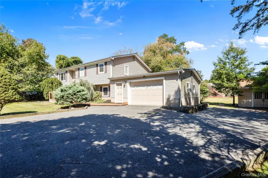 8 Dunn Road, Airmont, NY 10952 - Image #2