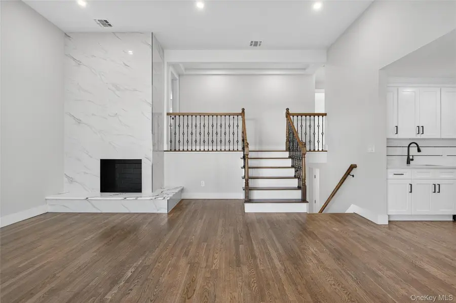 28 Maytime Drive, Jericho, NY 11753 - Image #3