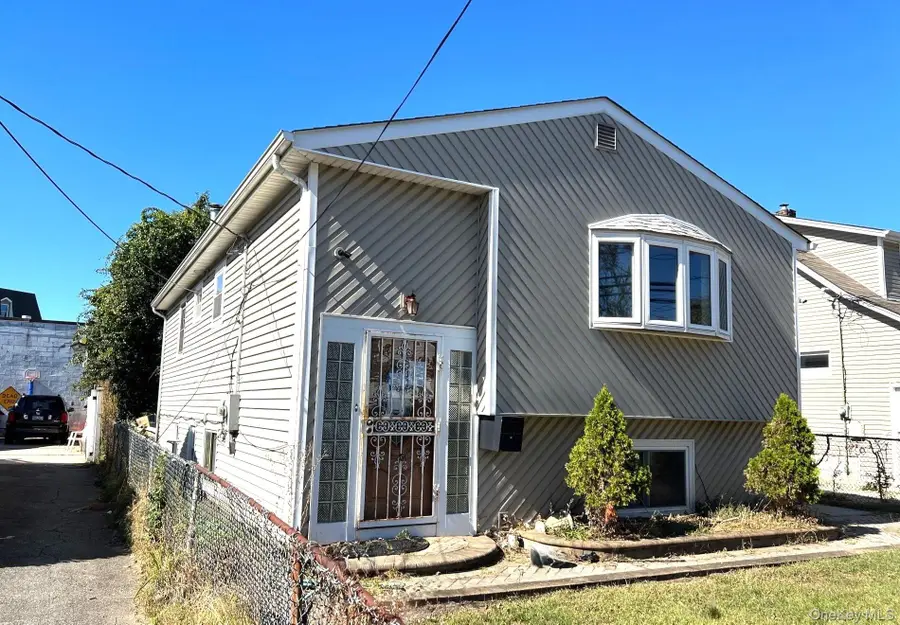 11 Mount Avenue, Freeport, NY 11520 - Image #2