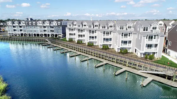 234 Marina Pointe Drive #234, East Rockaway, NY 11518