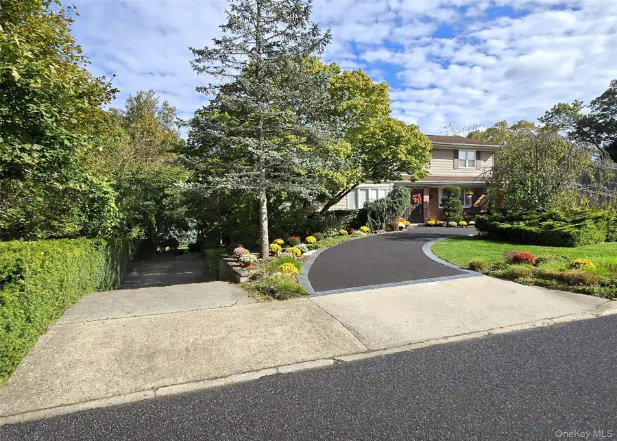 7 Royal Oaks Drive, Centereach, NY 11720 - Image #2