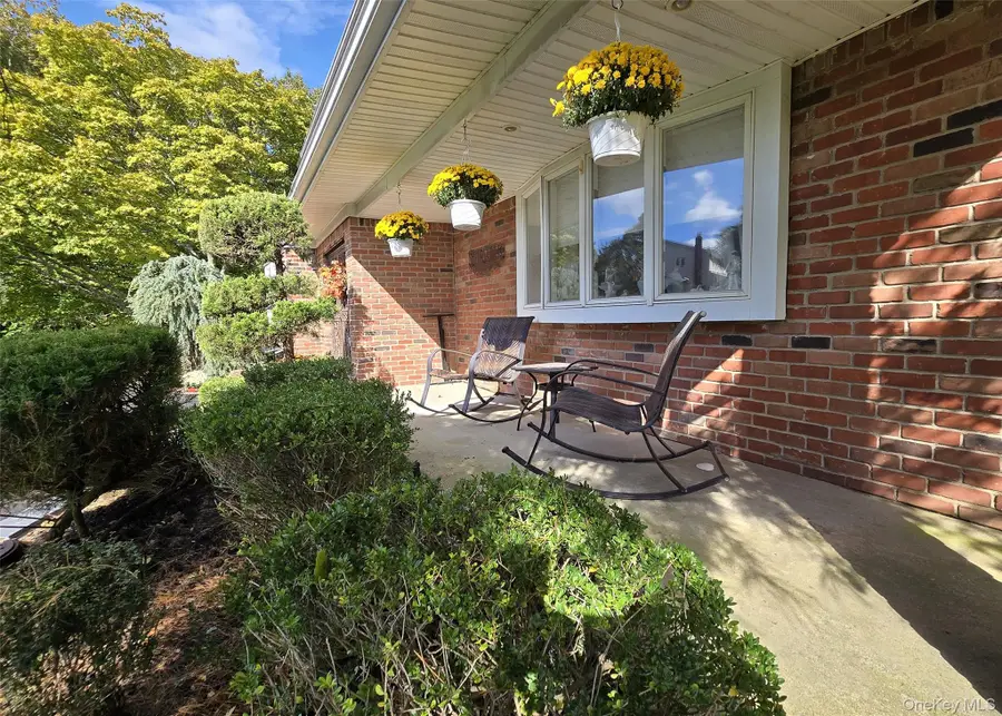 7 Royal Oaks Drive, Centereach, NY 11720 - Image #3