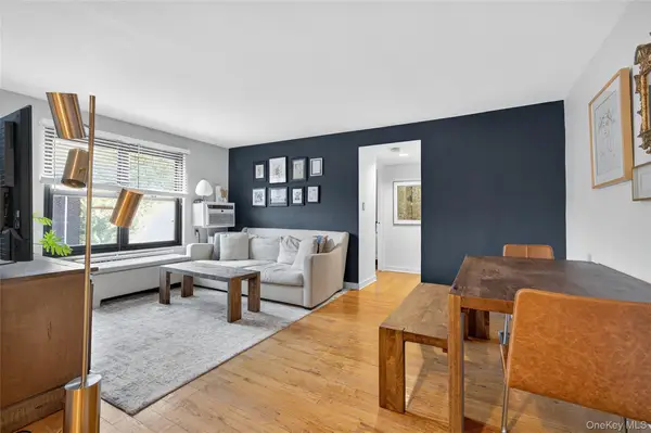 5 Terrace Circle #3A, Great Neck, NY 11021