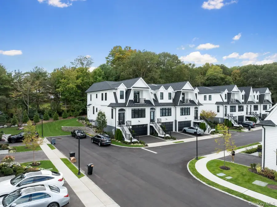 54 Three Ponds Lane, Woodbury, NY 11797 - Image #3