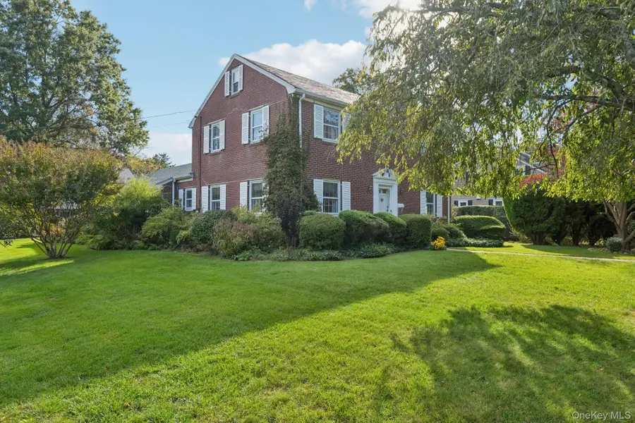 58 Meritoria Drive, East Williston, NY 11596 - Image #3