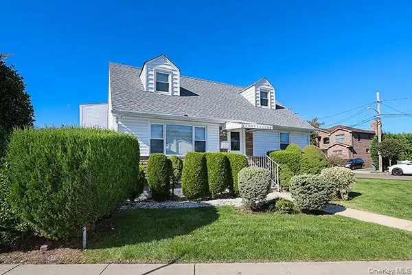 132 Bethel Road, Albertson, NY 11507 - Image #2