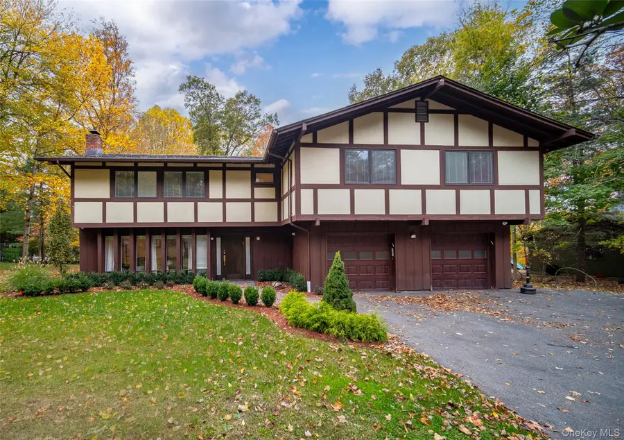 4 Ayr Court, Airmont, NY 10901 - Image #2