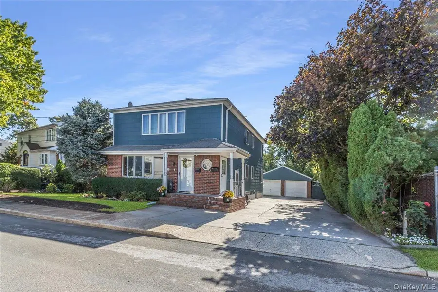 12 Roxy Place, Lynbrook, NY 11563 - Image #2