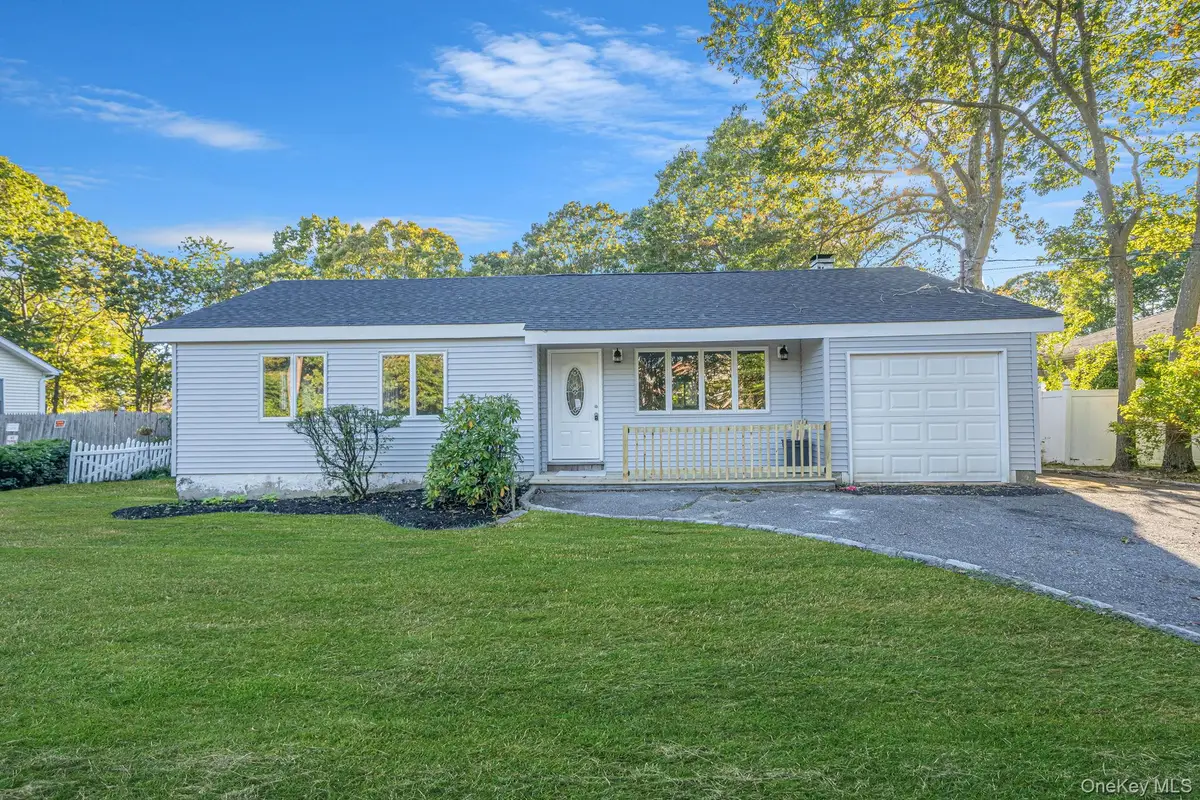 12 Beacon Street, Shirley, NY 11967 - Image #1
