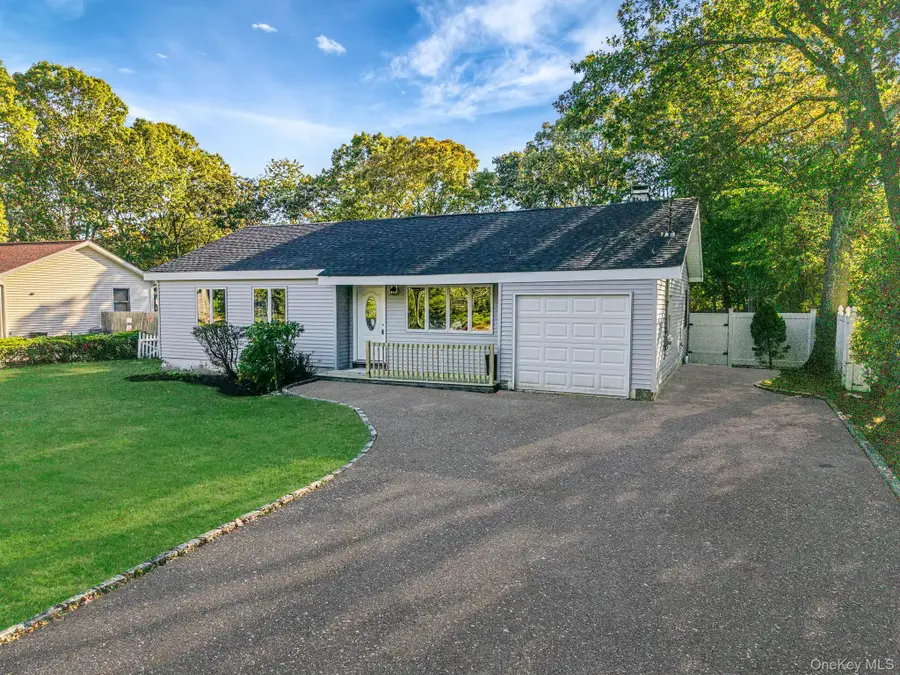 12 Beacon Street, Shirley, NY 11967 - Image #2