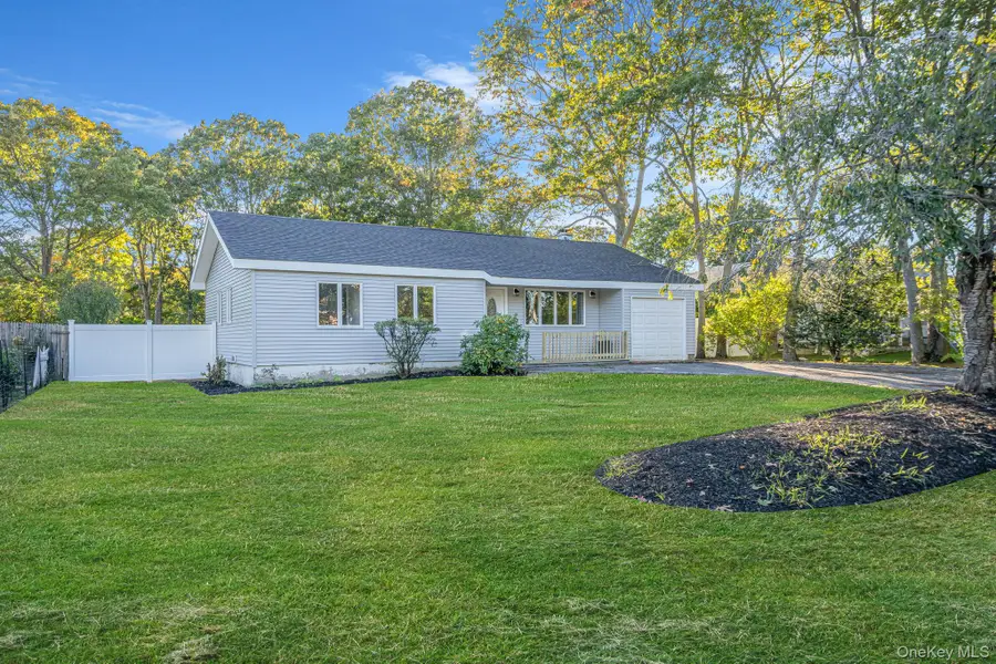 12 Beacon Street, Shirley, NY 11967 - Image #3