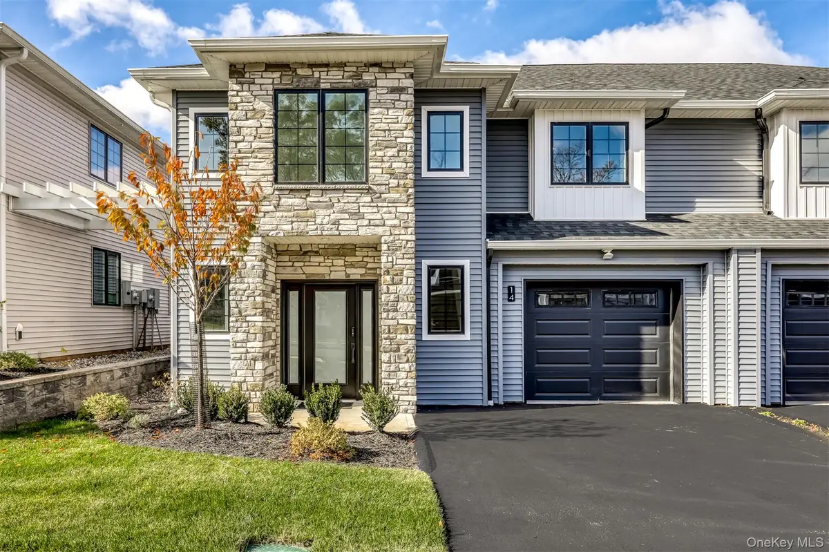 14 Silverwood Circle, Suffern, NY 10901 - Image #1