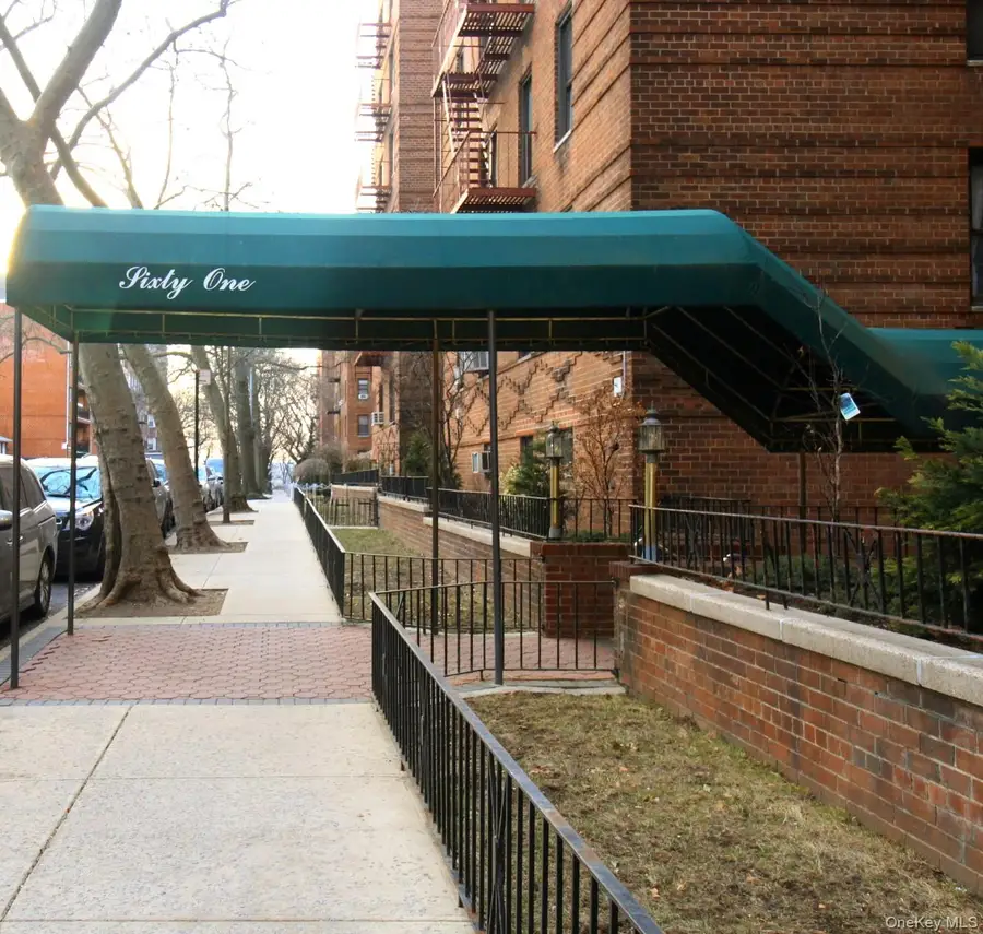 61 Oliver Street #5B, Brooklyn, NY 11209 - Image #2