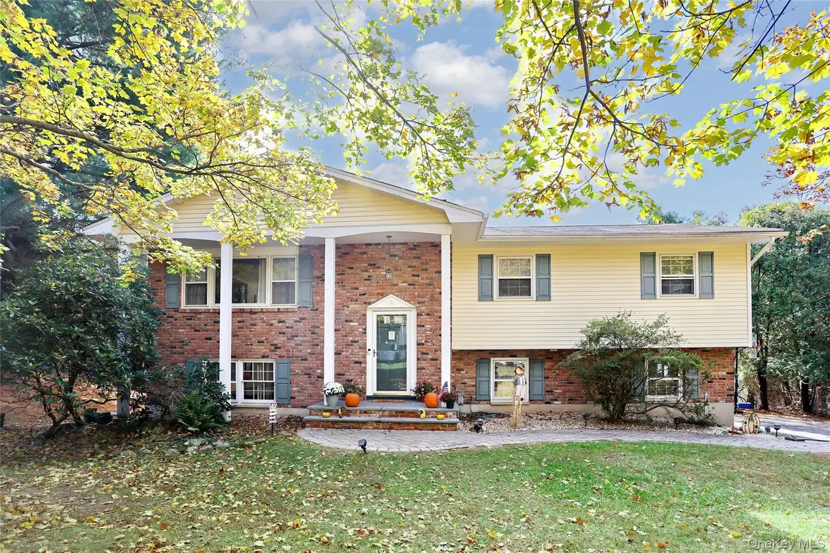 9 S Amundsen Lane, Airmont, NY 10901 - Image #1