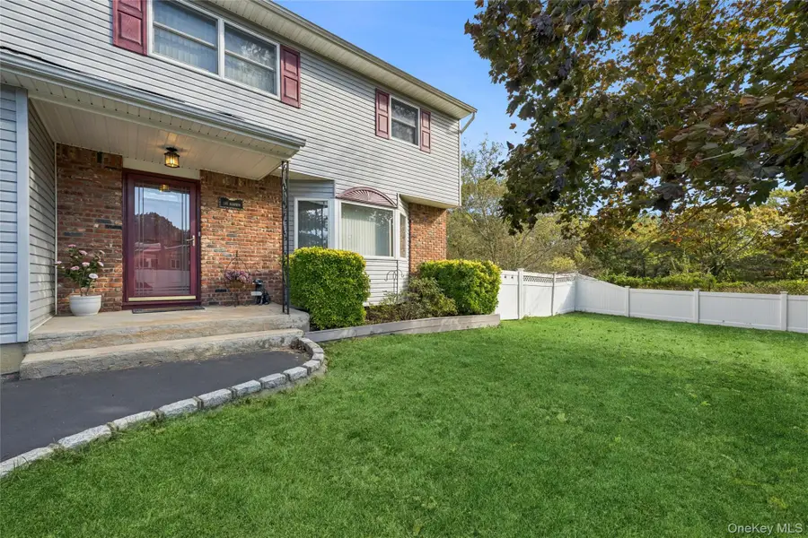 19 Broadway Avenue, Holtsville, NY 11742 - Image #3