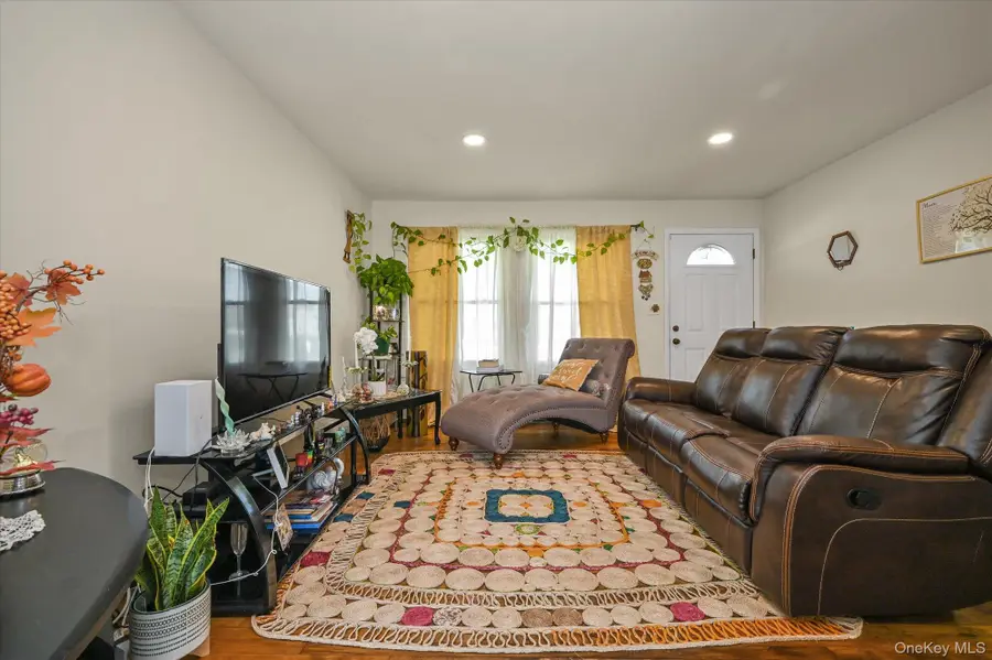 16 E Chestnut Street, Central Islip, NY 11722 - Image #2