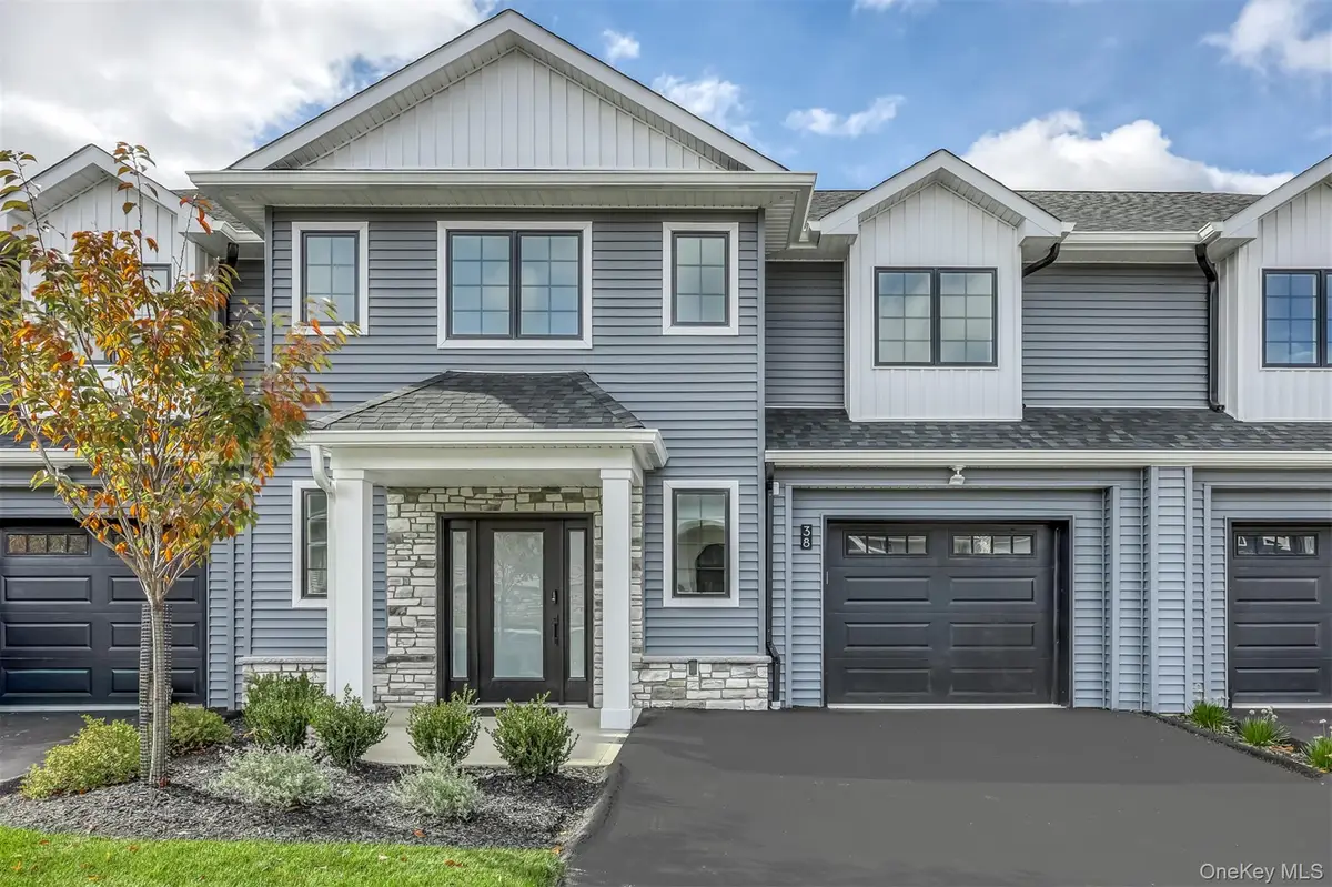 38 Silverwood Circle, Suffern, NY 10901 - Image #1