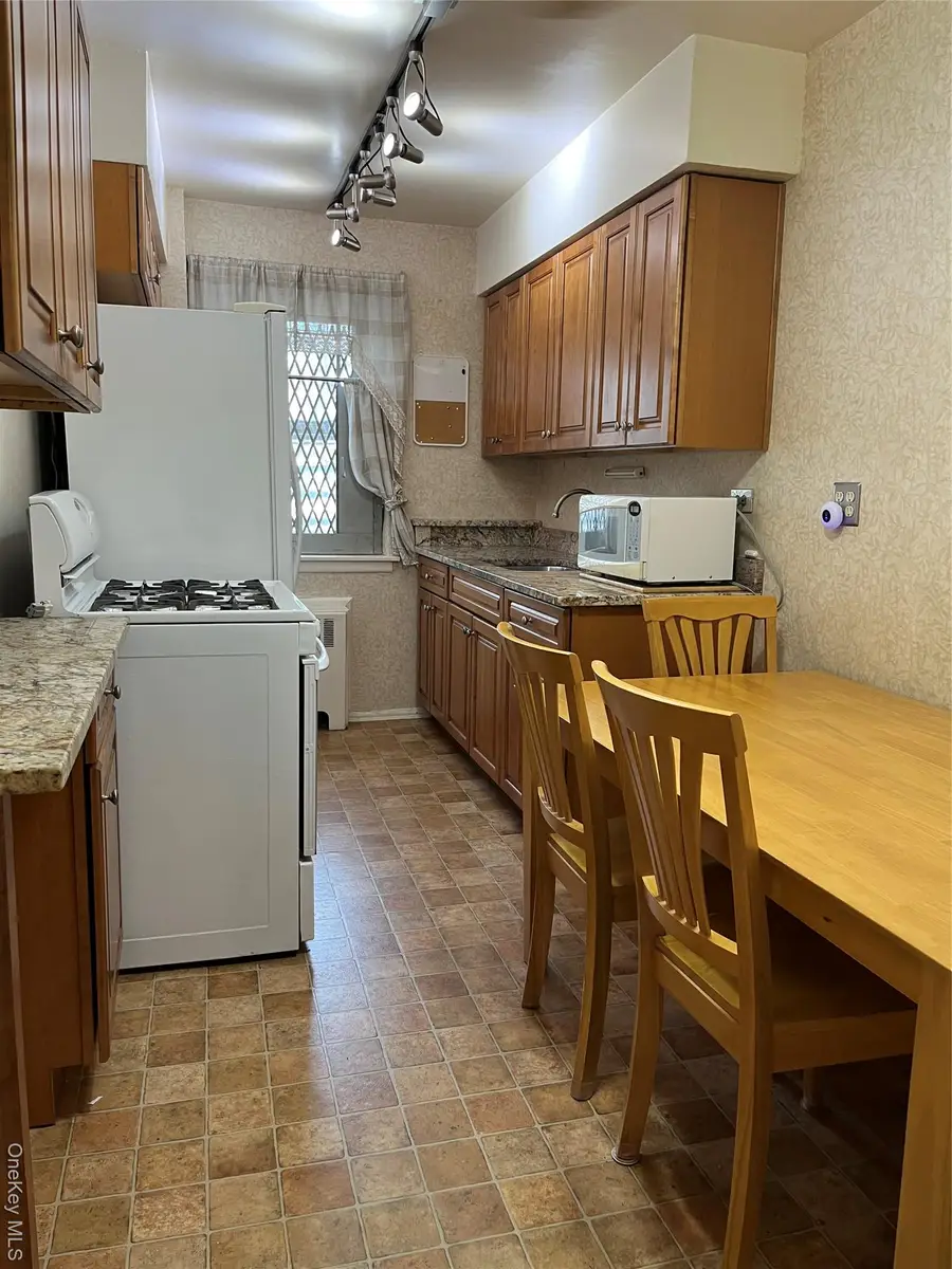 66-10 149th Street #4D, Flushing, NY 11367 - Image #2