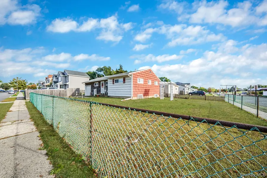 2 Sydney Street, Plainview, NY 11803 - Image #3