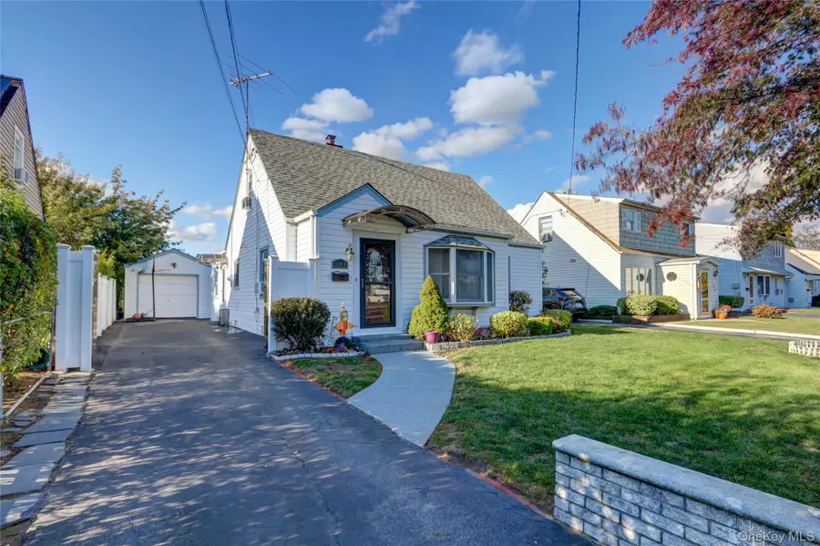 131 Peninsula Boulevard, Valley Stream, NY 11581 - Image #2