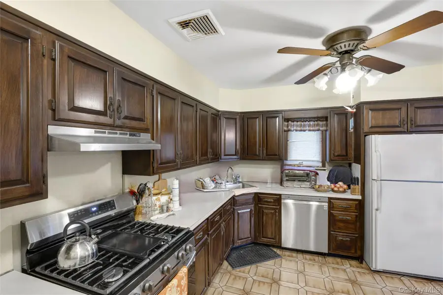 168A N Oak Street, Massapequa, NY 11758 - Image #2