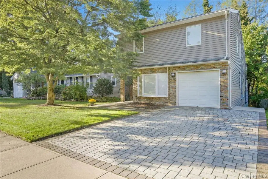 54 Fairfield Avenue, Port Washington, NY 11050 - Image #2