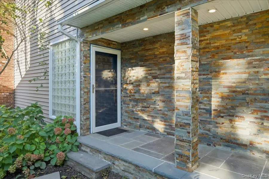 54 Fairfield Avenue, Port Washington, NY 11050 - Image #3