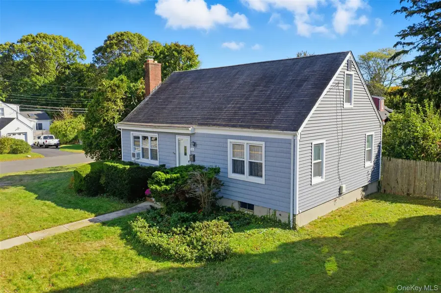 105 Dogwood Road, Northport, NY 11768 - Image #2