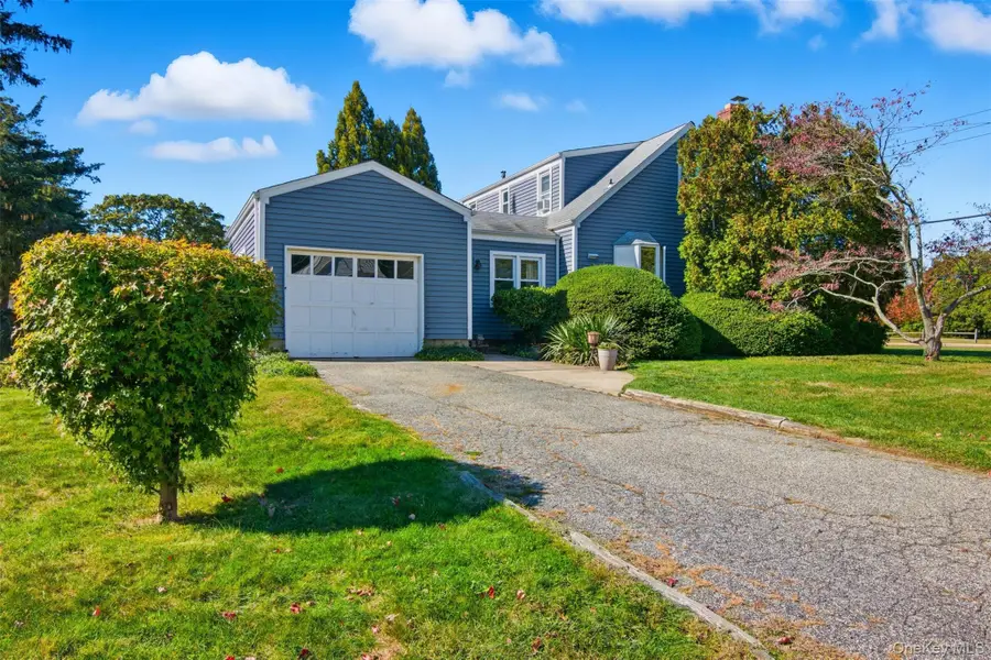 105 Dogwood Road, Northport, NY 11768 - Image #3