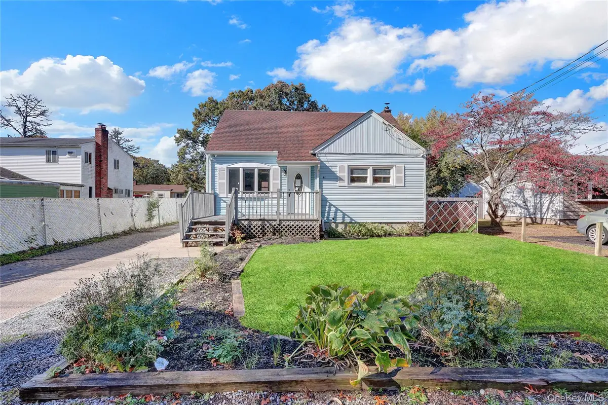 182 Lexington Road, Shirley, NY 11967 - Image #1