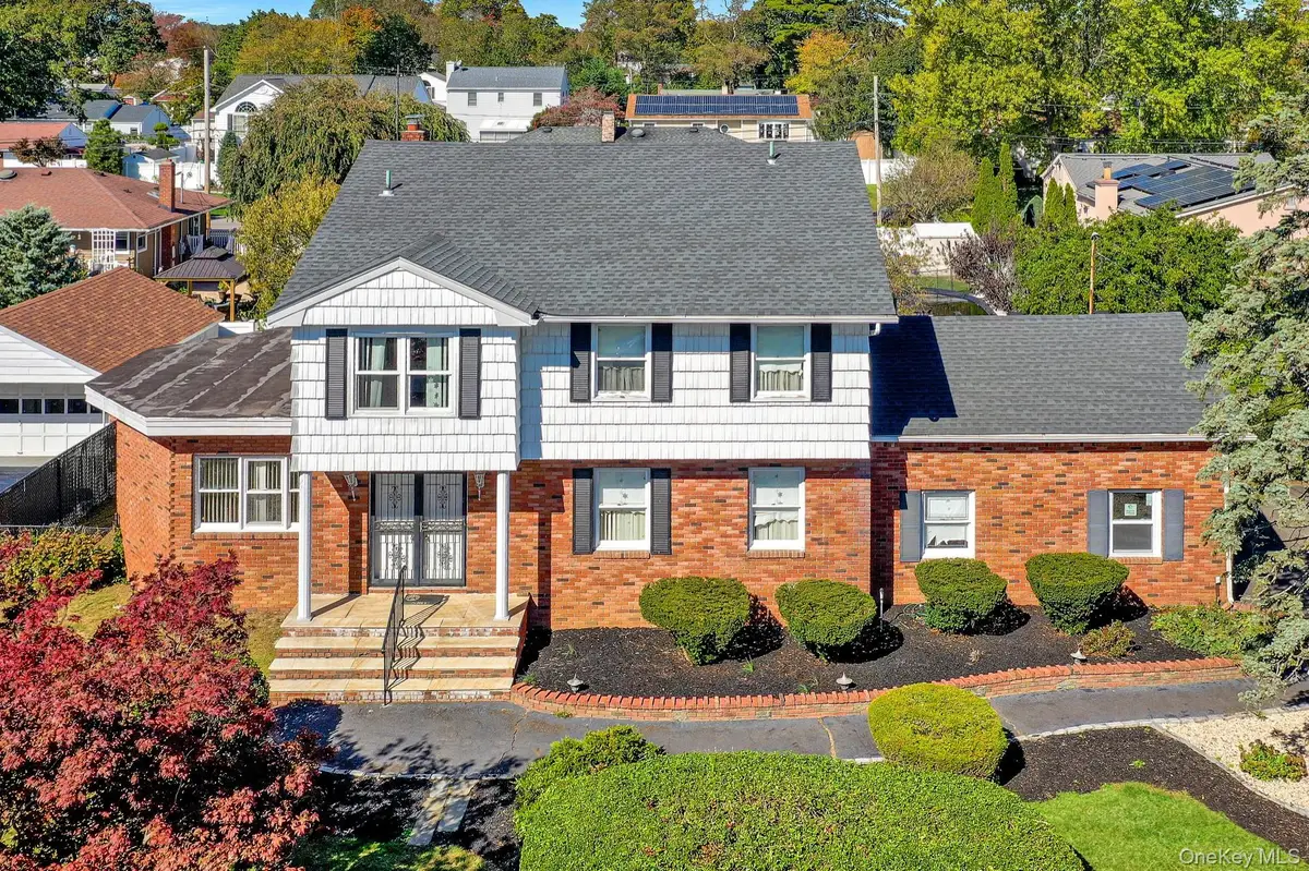 1538 10th Street, West Babylon, NY 11704 - Image #1