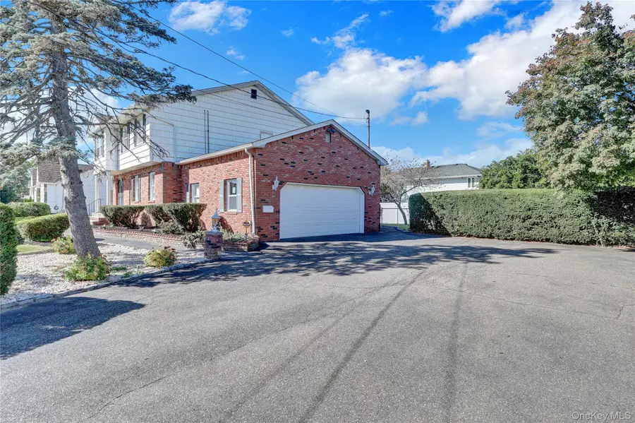 1538 10th Street, West Babylon, NY 11704 - Image #2