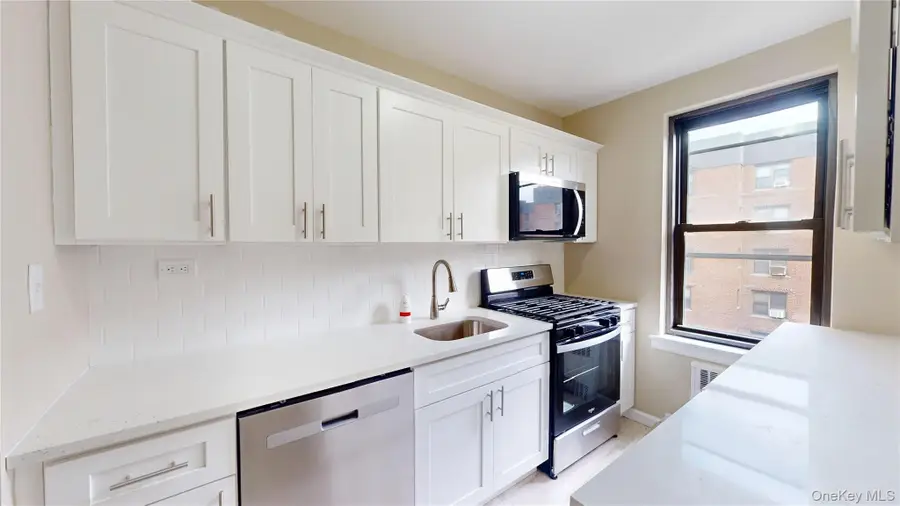 112-30 Northern Boulevard #4B, Corona, NY 11368 - Image #2