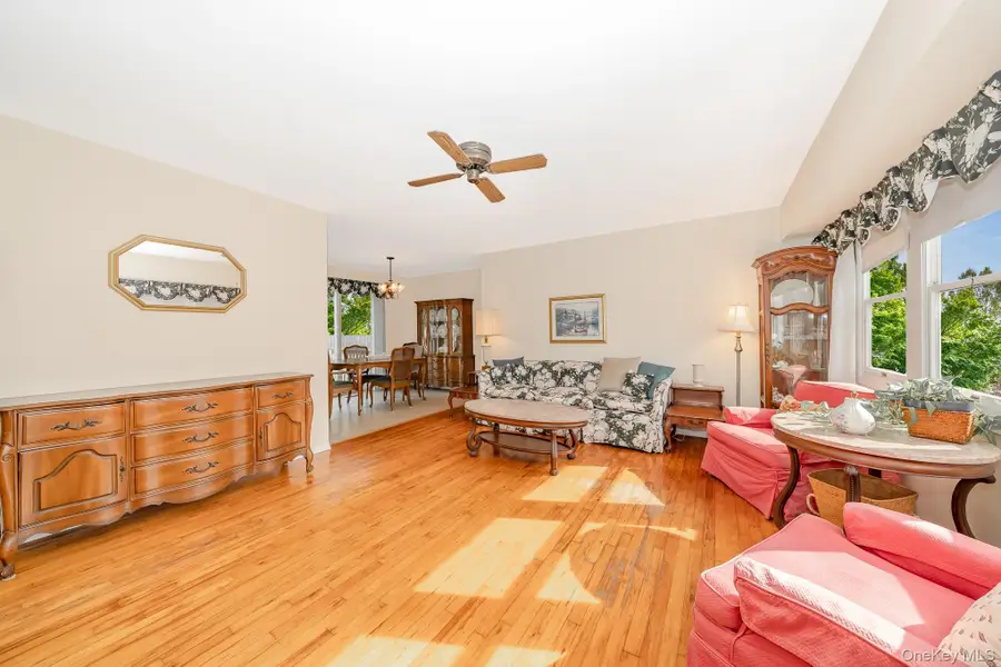 10 Argonne Road W, Hampton Bays, NY 11946 - Image #3