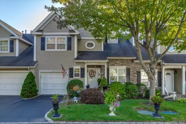 8 Scarborough Drive, Smithtown, NY 11787