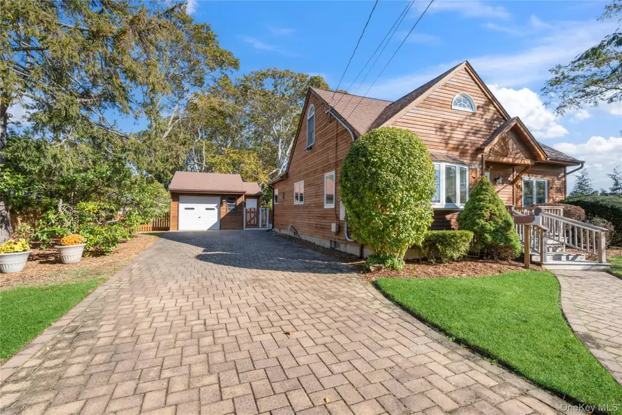 163 Academy Street, Bayport, NY 11705 - Image #2