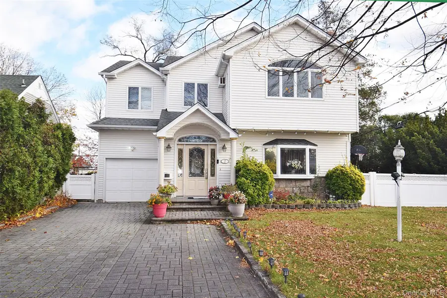 2 Aster Drive, New Hyde Park, NY 11040 - Image #2