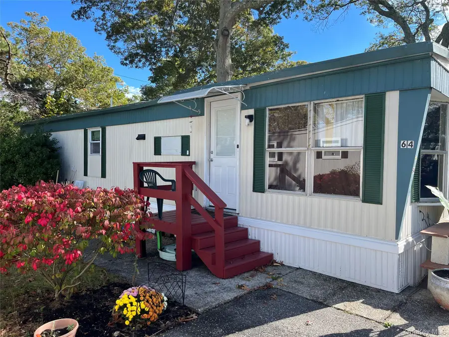 37-64 Hubbard Ave, Riverhead, NY 11901 - Image #2