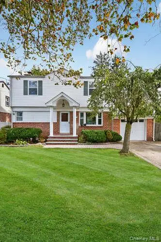 452 Latham Road, Mineola, NY 11501 - Image #3