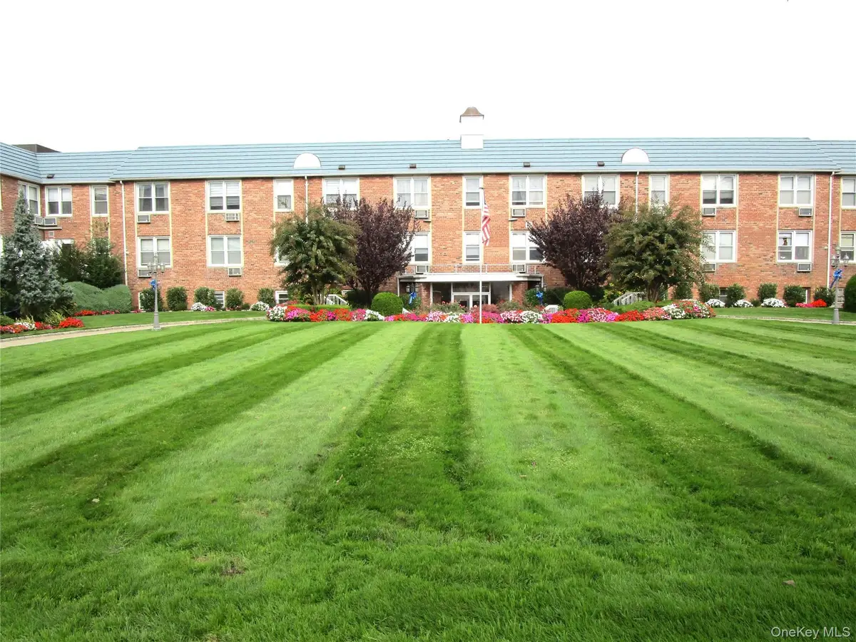 75 Noble Street #126, Lynbrook, NY 11563 - Image #1