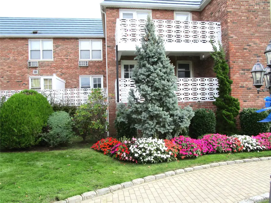 75 Noble Street #126, Lynbrook, NY 11563 - Image #2