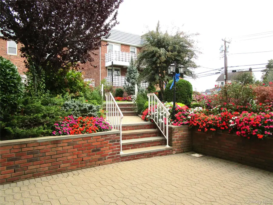 75 Noble Street #126, Lynbrook, NY 11563 - Image #3